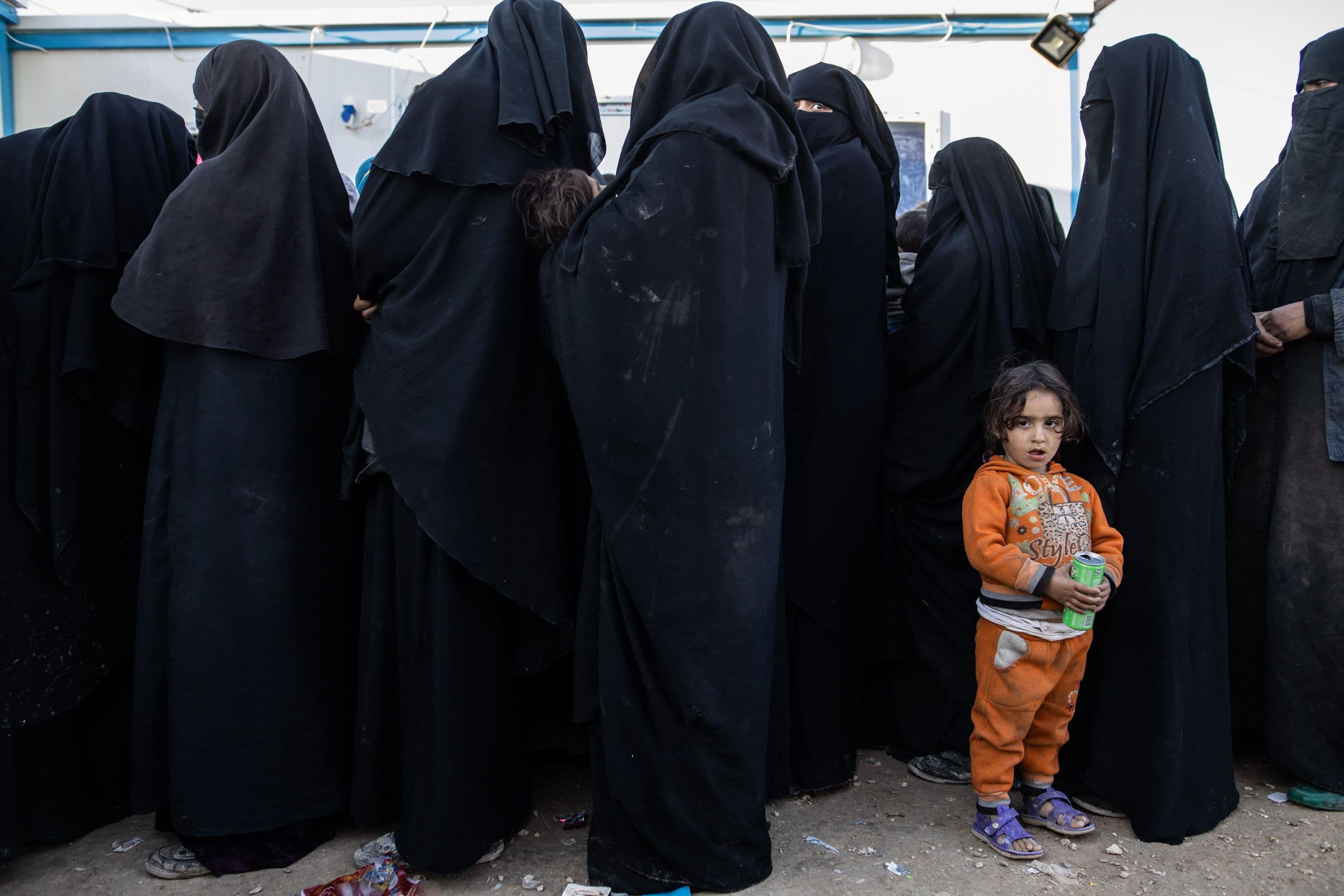 France juge 33 femmes revenues de Syrie : justice ou néocolonialisme judiciaire ?