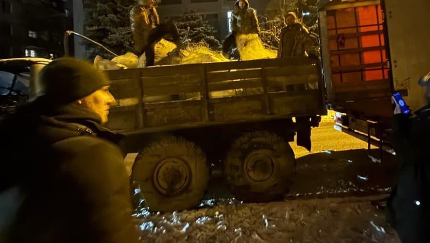 Solidarité avec l'Ukraine : les banques françaises bloquent l'aide humanitaire