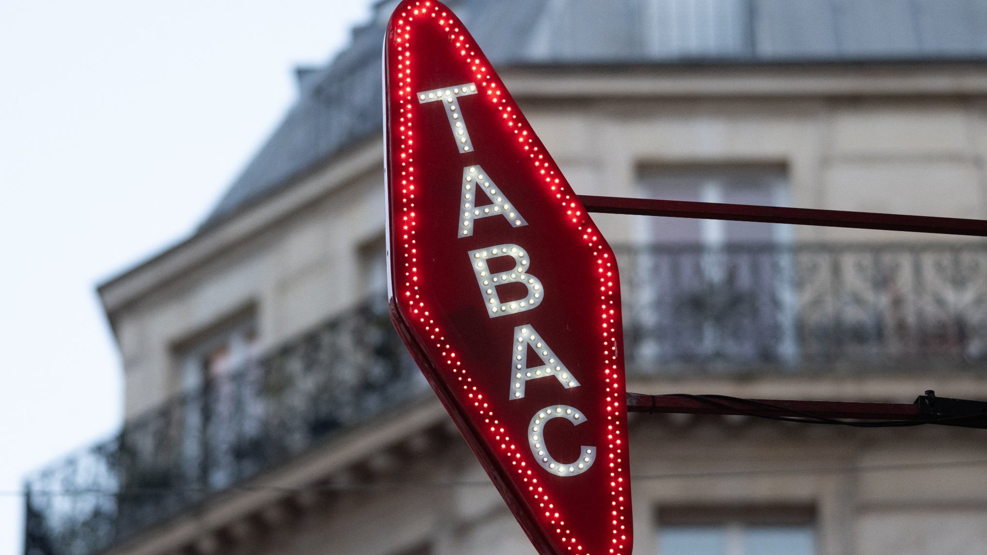 Buralistes en crise : le tabac, miroir des contradictions de l'État français