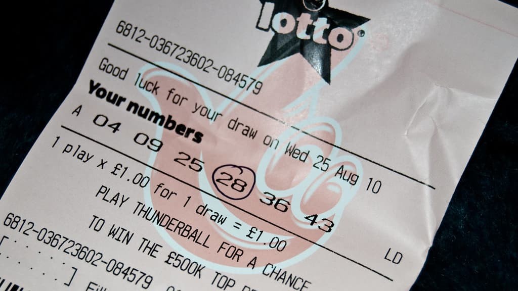 Ticket gagnant jeté aux ordures : une Galloise pourrait récupérer 14 millions d'euros, une leçon de résistance populaire